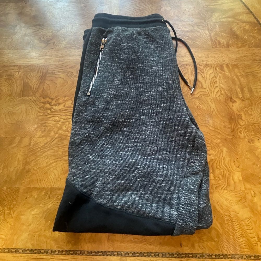 Men’s Joggers Gray w Black Striping & Zipper Pockets!